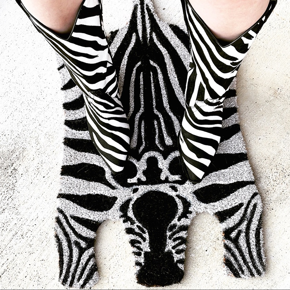Jeffrey Campbell 🦓🖤🦓
